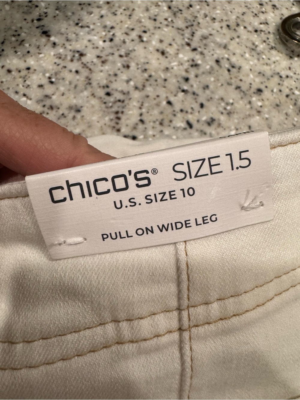 NWT! Chico's Cream High-Rise Faux Button-Front Pull On Capris Sz. 10(1.5) - Picture 5 of 6